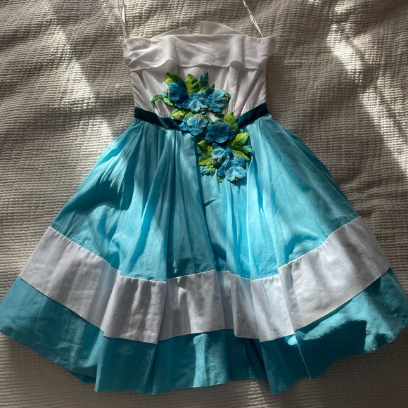 NWT Betsey Johnson Evening Gown Size 2 - Picture 1 of 15